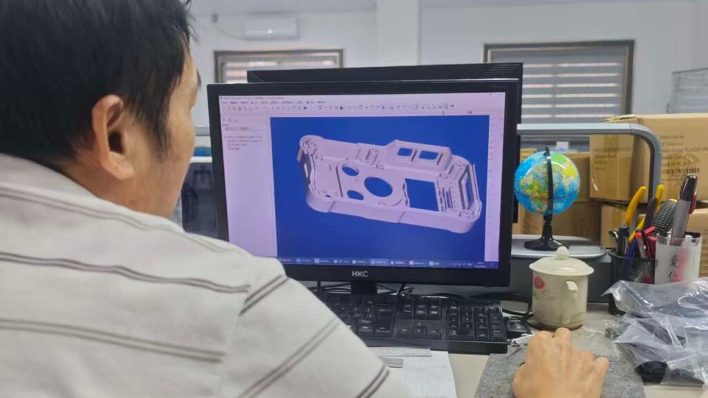 Packing and Shipping Custom Injection Molds: Key Specifications for Distributors