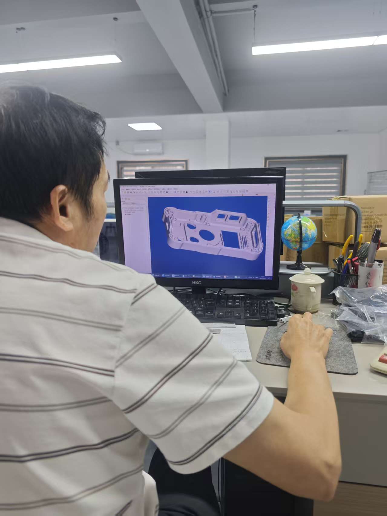 YIOT — Packing and shipping Custom injection molds for plastic parts: what distributors should specify