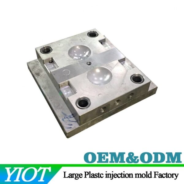 Custom Injection Molds for Plastic Automotive Lighting Components