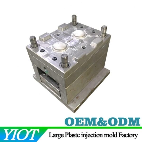 Custom Injection Molds for Plastic Automotive Lighting Components