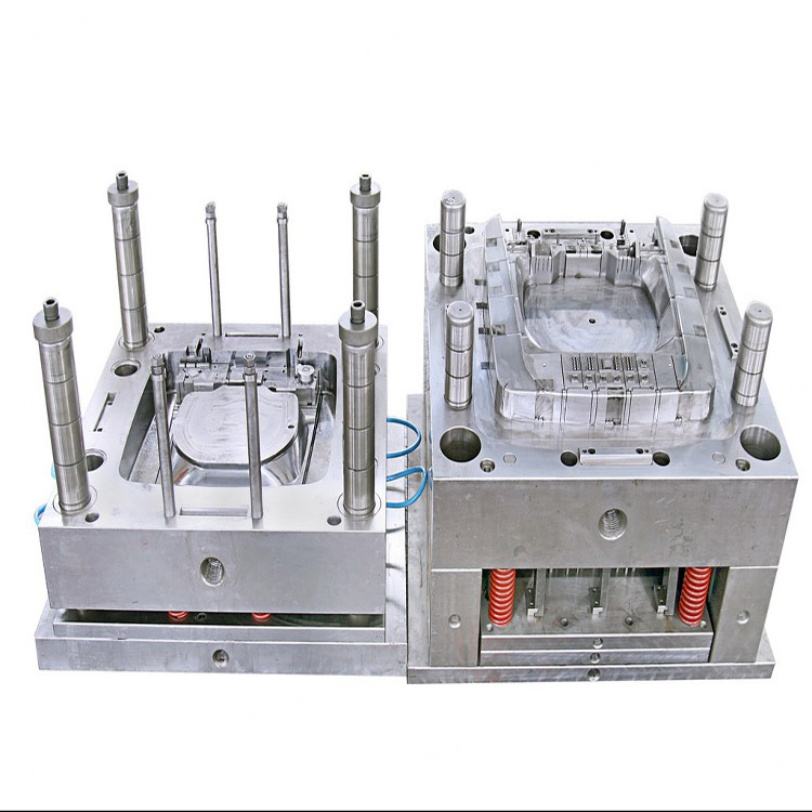 Custom Injection Molds for Plastic Automotive Lighting Components