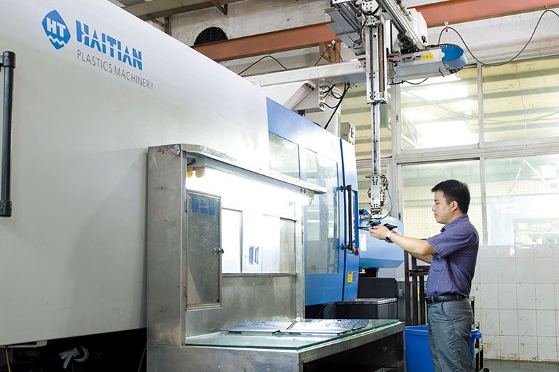 Mastering Custom Injection-Molded Silicon Molds for Fridge Magnets